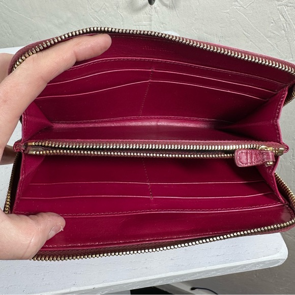 🔥SALE‼️MIU MIU Vernice Crocodile Embossed Calfskin Zip Around Wallet pink - Picture 5 of 8